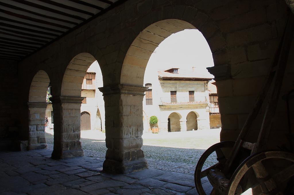 Apartamentos Legado De Santillana Santillana del Mar Luaran gambar