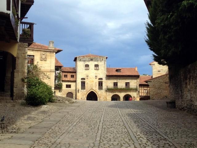 Apartamentos Legado De Santillana Santillana del Mar Bilik gambar