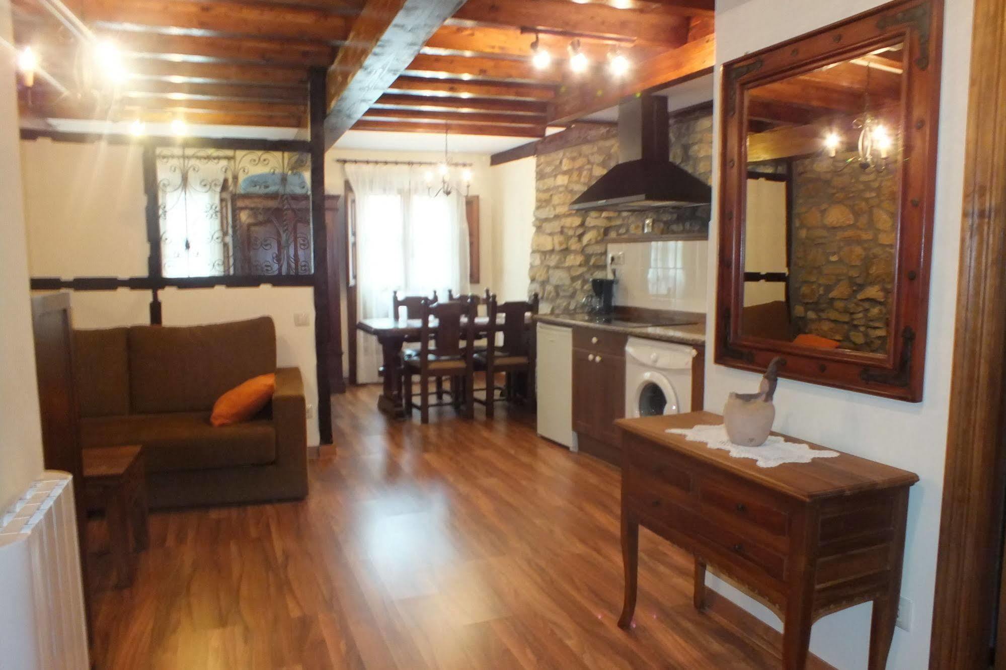 Apartamentos Legado De Santillana Santillana del Mar Luaran gambar